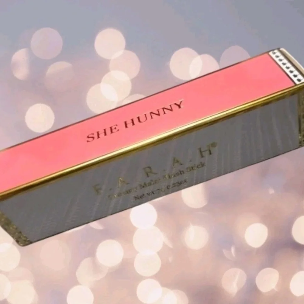 F.A.R.A.H Creamy Malai Blush Stick - SHE HUNNY (Peachy Pink)